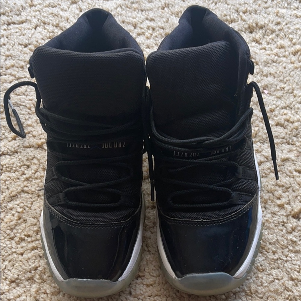 Space Jam jordan 11 grade school size 7 used